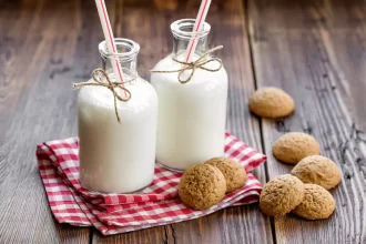 Yaourts à boire : pourquoi certains contiennent presque autant de sucre qu’un soda