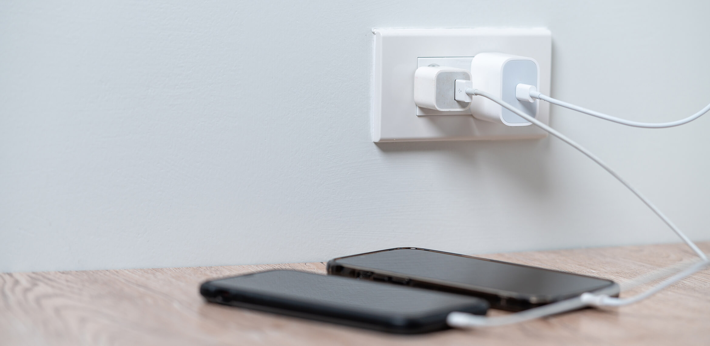 Chargeur de téléphone : ce geste très courant peut provoquer un incendie, les pompiers alertent
