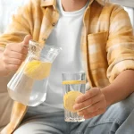 eau citronnée le matin